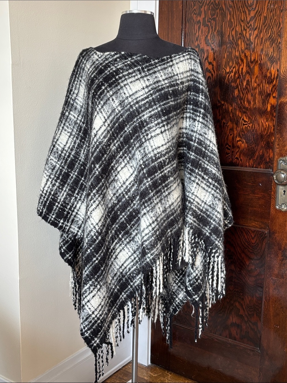 Lauren Ralph Lauren Black & White Plaid Fringe Poncho One Size Pull On Fall cozy